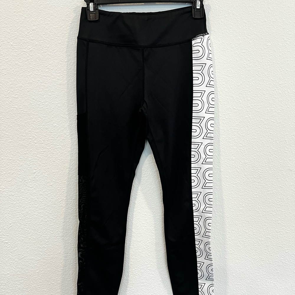 STRYVE LEGGINGS
